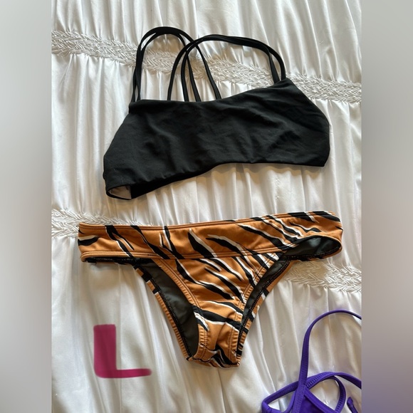 SET OF 4 ‘swim’ bikinis - Picture 4 of 5